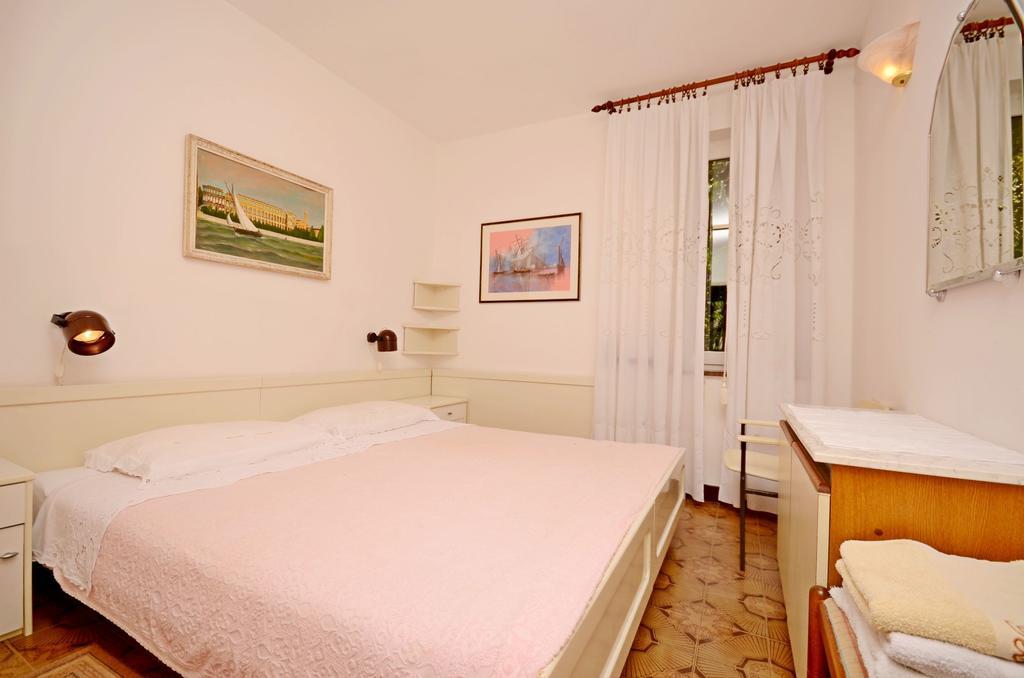 Apartments Dea Porec Ngoại thất bức ảnh